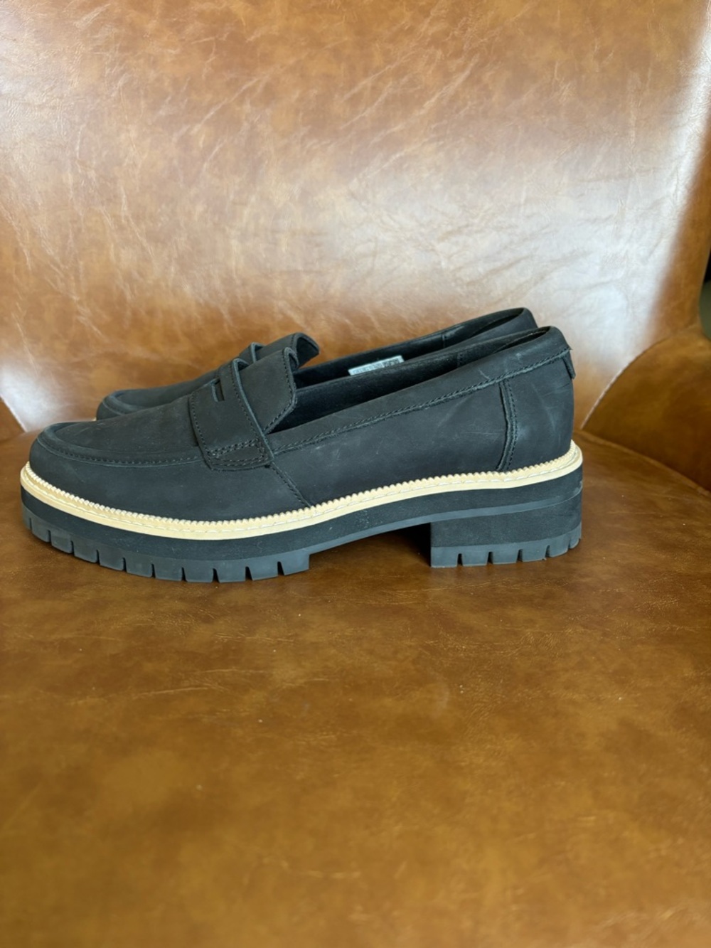 TOMS Cara Black Leather Platform Lug Sole Loafers NWOB 8.5 - Picture 5 of 8